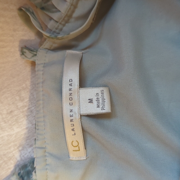 Lauren Conrad pleated top😍 - Picture 5 of 5